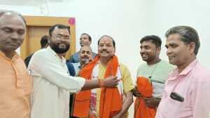 Read more about the article सरिया पहुँचे पूर्व मुख्यमंत्री रघुवर दास, कार्यकर्ताओं से हुए रूबरू