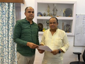 Read more about the article पूर्व विधायक बिनोद सिंह मिले सूबे के स्वास्थ्य मंत्री से रखी क्षेत्र की समस्या