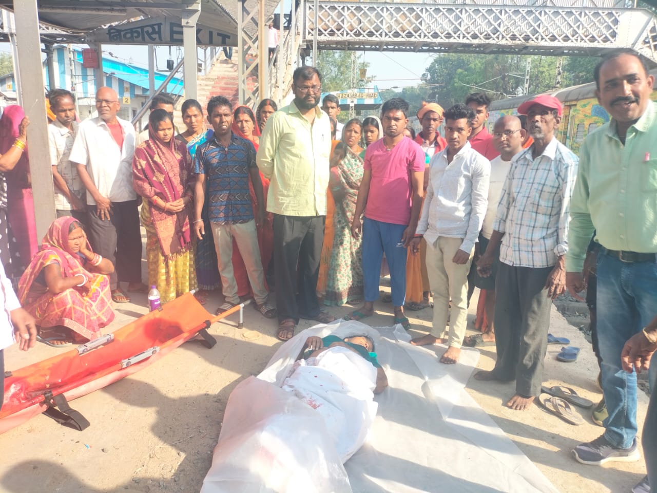 Read more about the article रामनवमी पर्व में घर लौट रही महिला का ट्रेन से गिरकर मौत