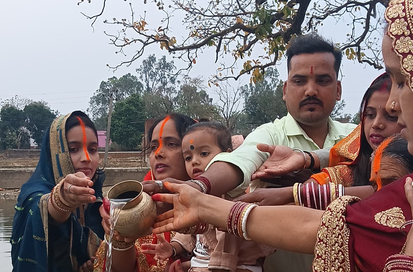 Read more about the article लोक आस्था का चार दिवसीय चैती छठ उदय गामी सूर्य को अर्घ्य देने के साथ संपन्न