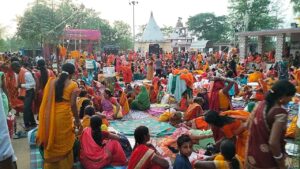 रक्षाबंधन पर राजदह धाम में उमड़ा श्रद्धालुओं का सैलाब, उत्तर वाहिनी नदी में स्नान और पूजा-अर्चना के साथ उत्साह चरम पर