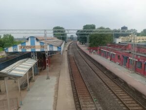 Read more about the article हजारीबाग रोड रेलवे स्टेशन: अमृत भारत योजना के तहत कायाकल्प में देरी, यात्रियों की परेशानी बढ़ी
