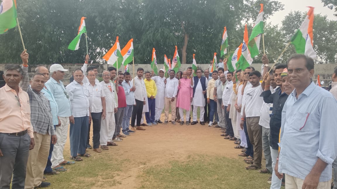 Read more about the article सरिया में तिरंगा यात्रा के साथ आजादी के 79वें समारोह की धूम, विधायक नागेंद्र महतो ने बढ़ाया जोश